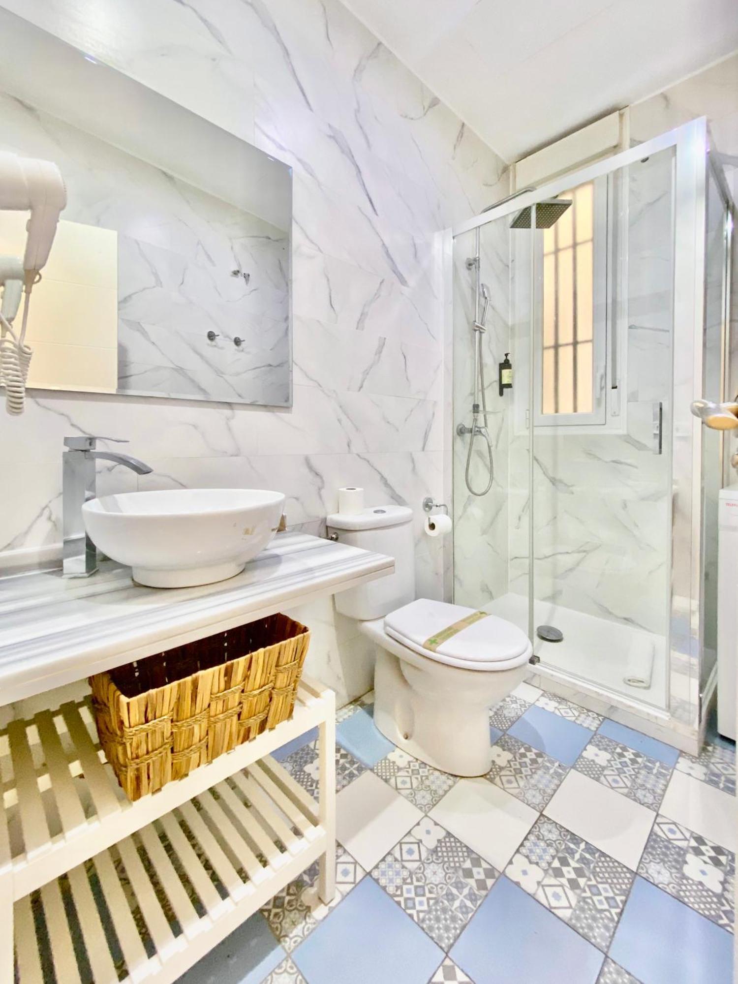 Charming Puerta Del Sol Center Apartment Madrid Exterior photo