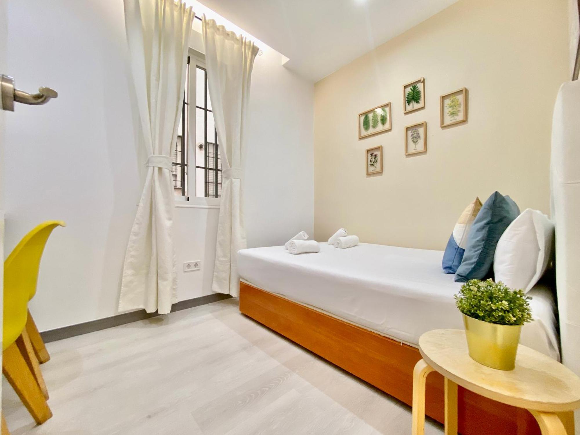 Charming Puerta Del Sol Center Apartment Madrid Exterior photo